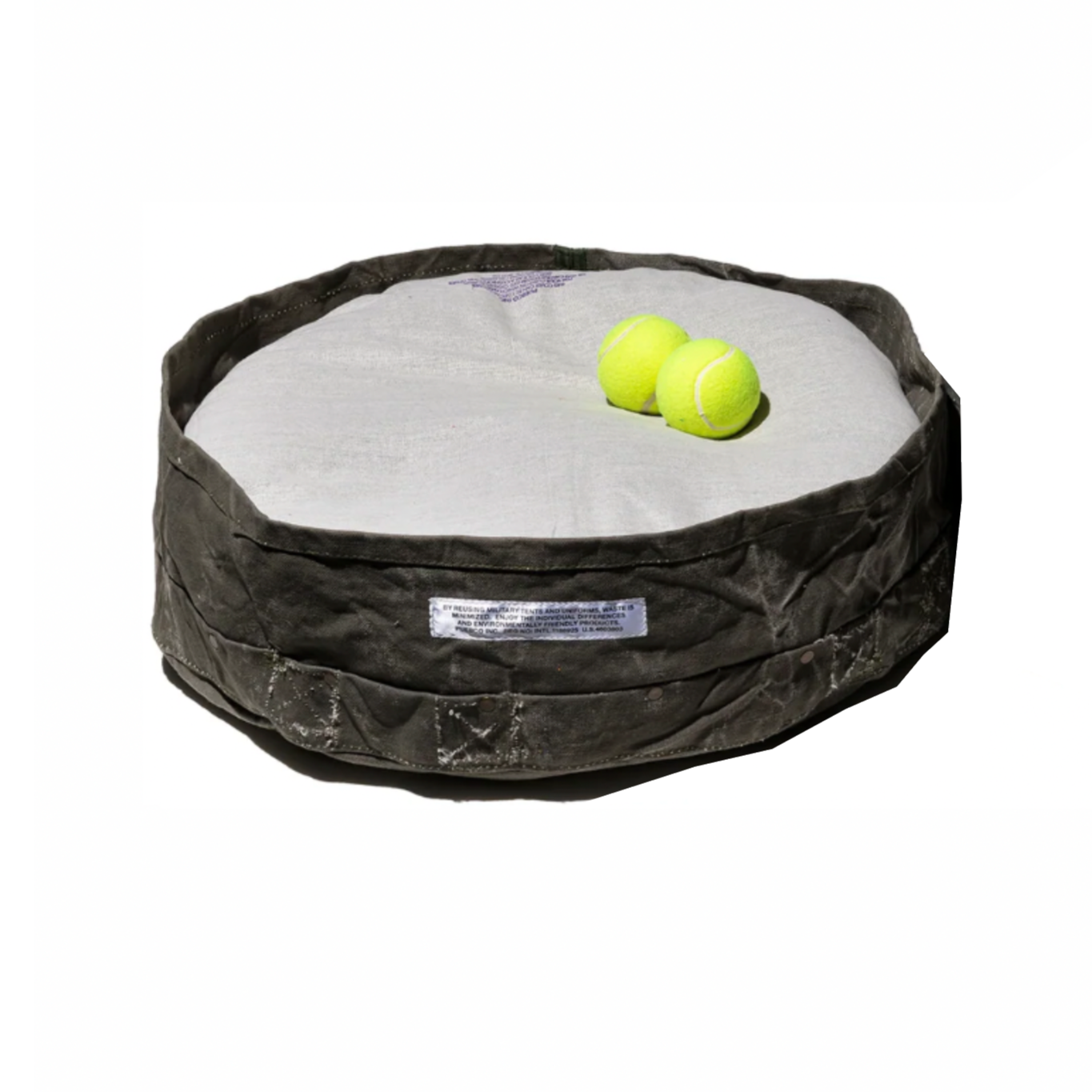 rivet pet bed