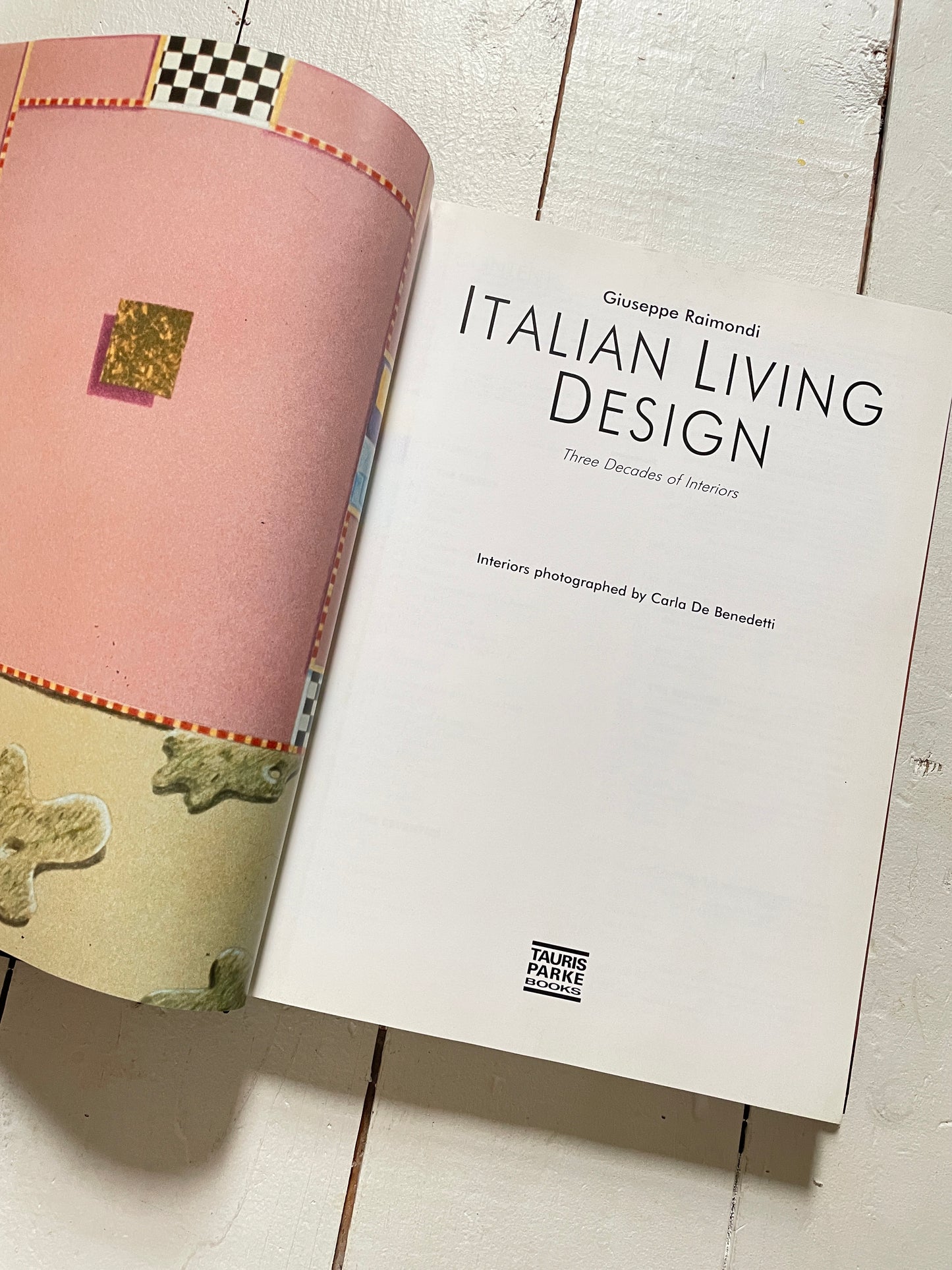 Italian Living Design: Three Decades of Interiors