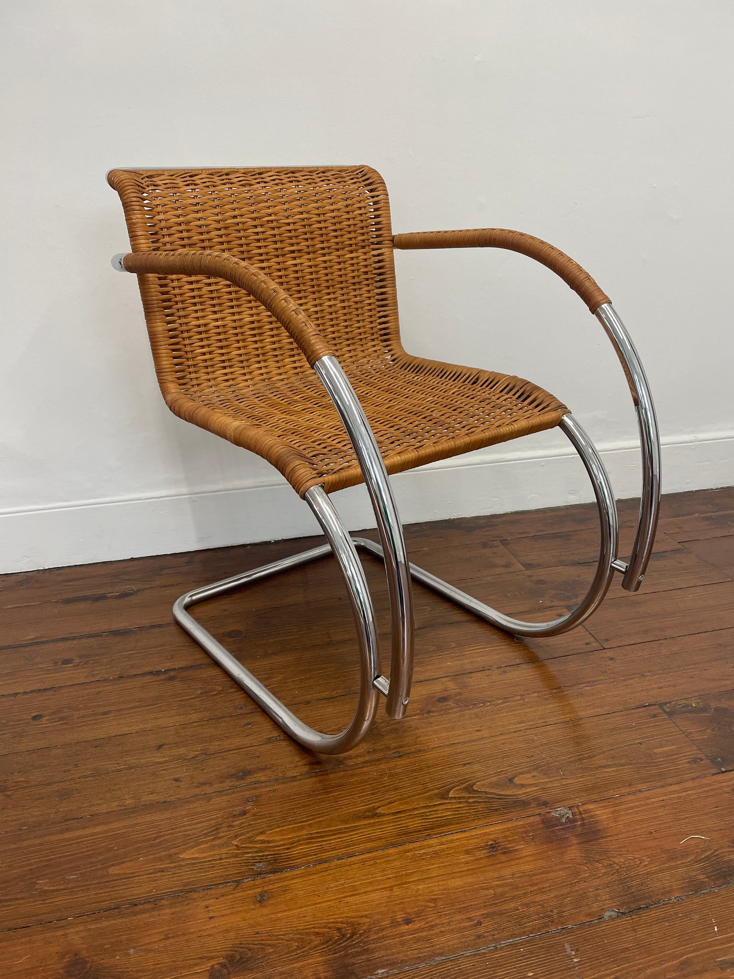 IN STORE: MR20 Mies van der Rohe Chair