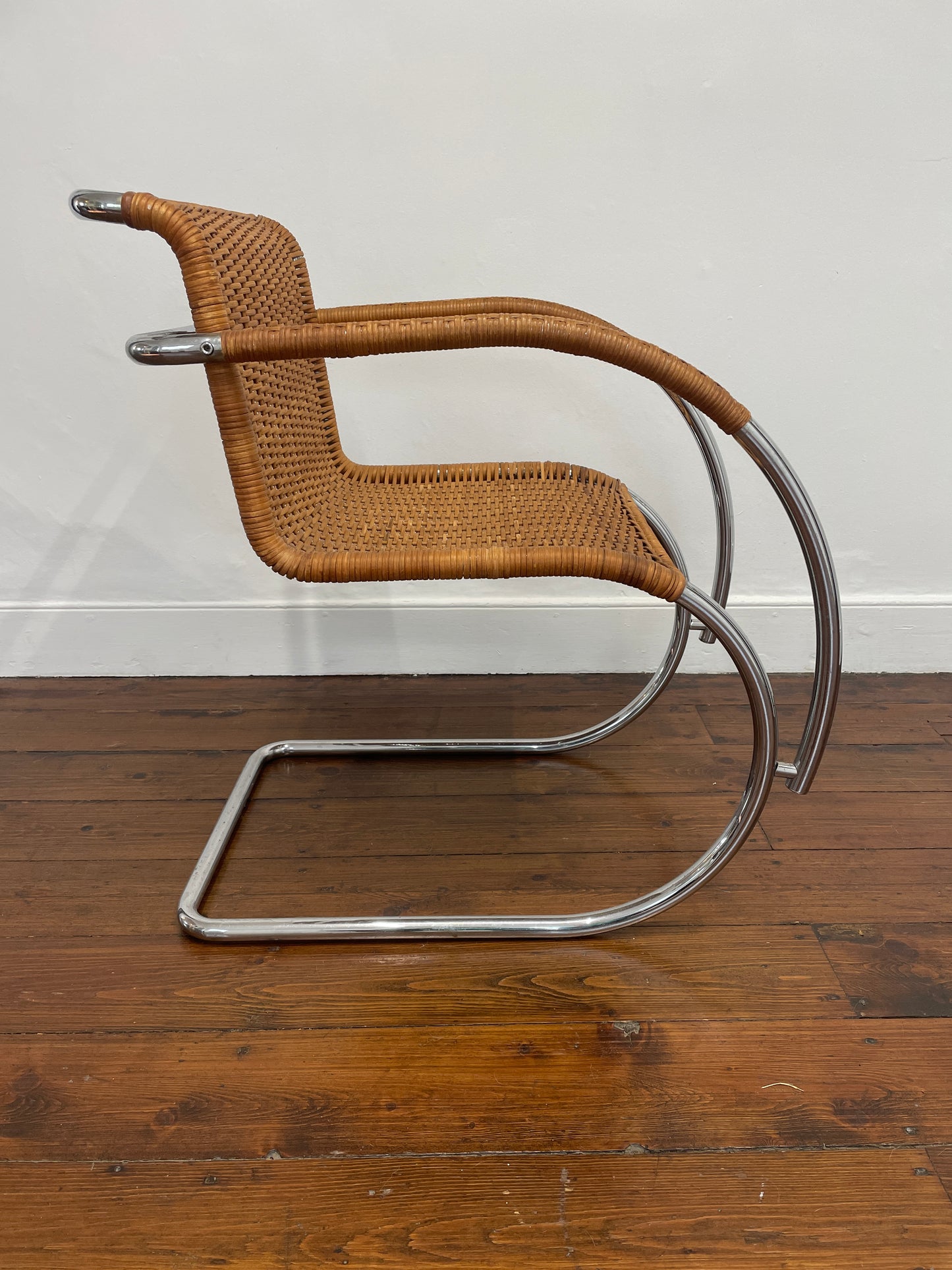 IN STORE: MR20 Mies van der Rohe Chair