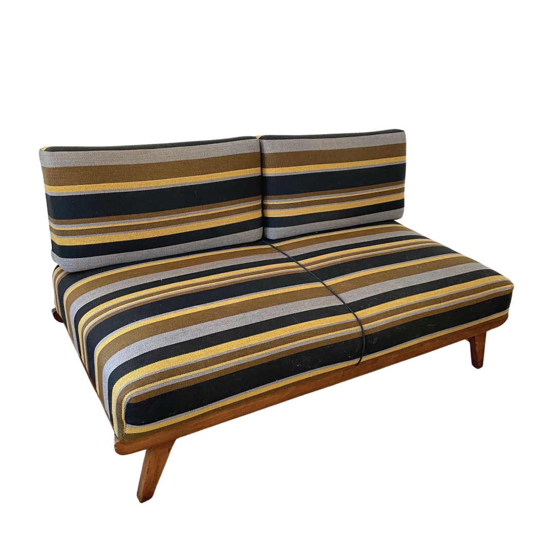 IN STORE: Vintage Daybed Sofa